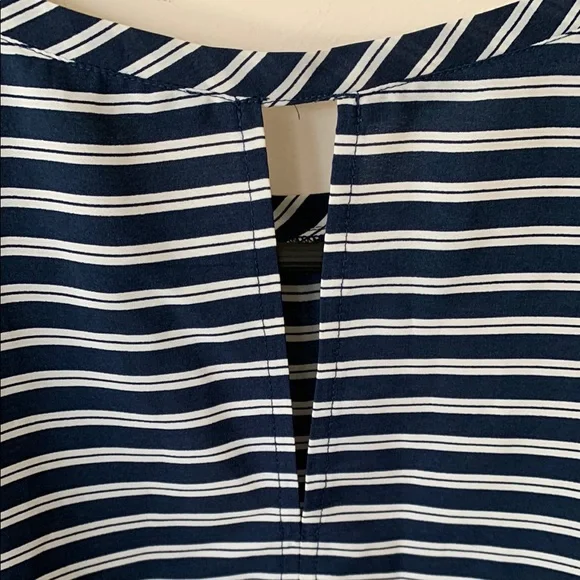 Abercrombie & Fitch Blue and White Boxy  Blouse Women’s SZ M - Picture 7 of 10